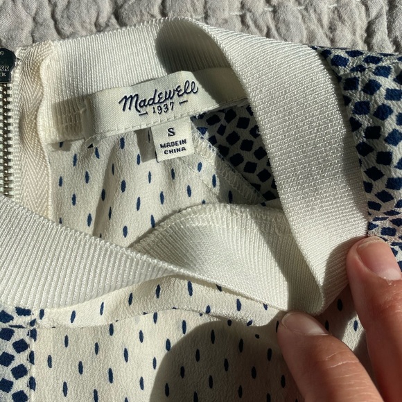 Madewell sleeveless patterned blouse - Picture 7 of 7